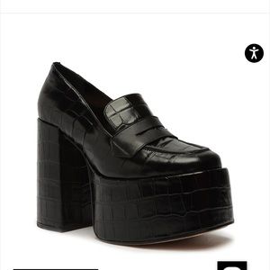 Never worn (too big) Schutz pumps